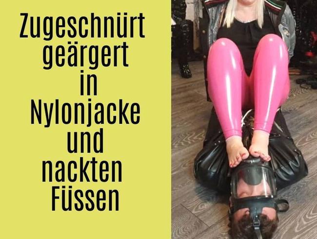 LadyKarame Porno Video: Zugeschnürt geärgert in Nylonjacke und nackten Füssen